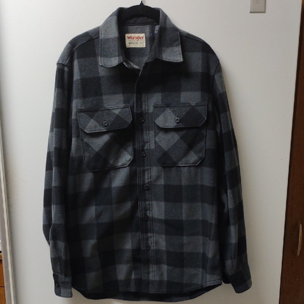 Wrangler Charcoal and Black Checkered Shirt Men's Small